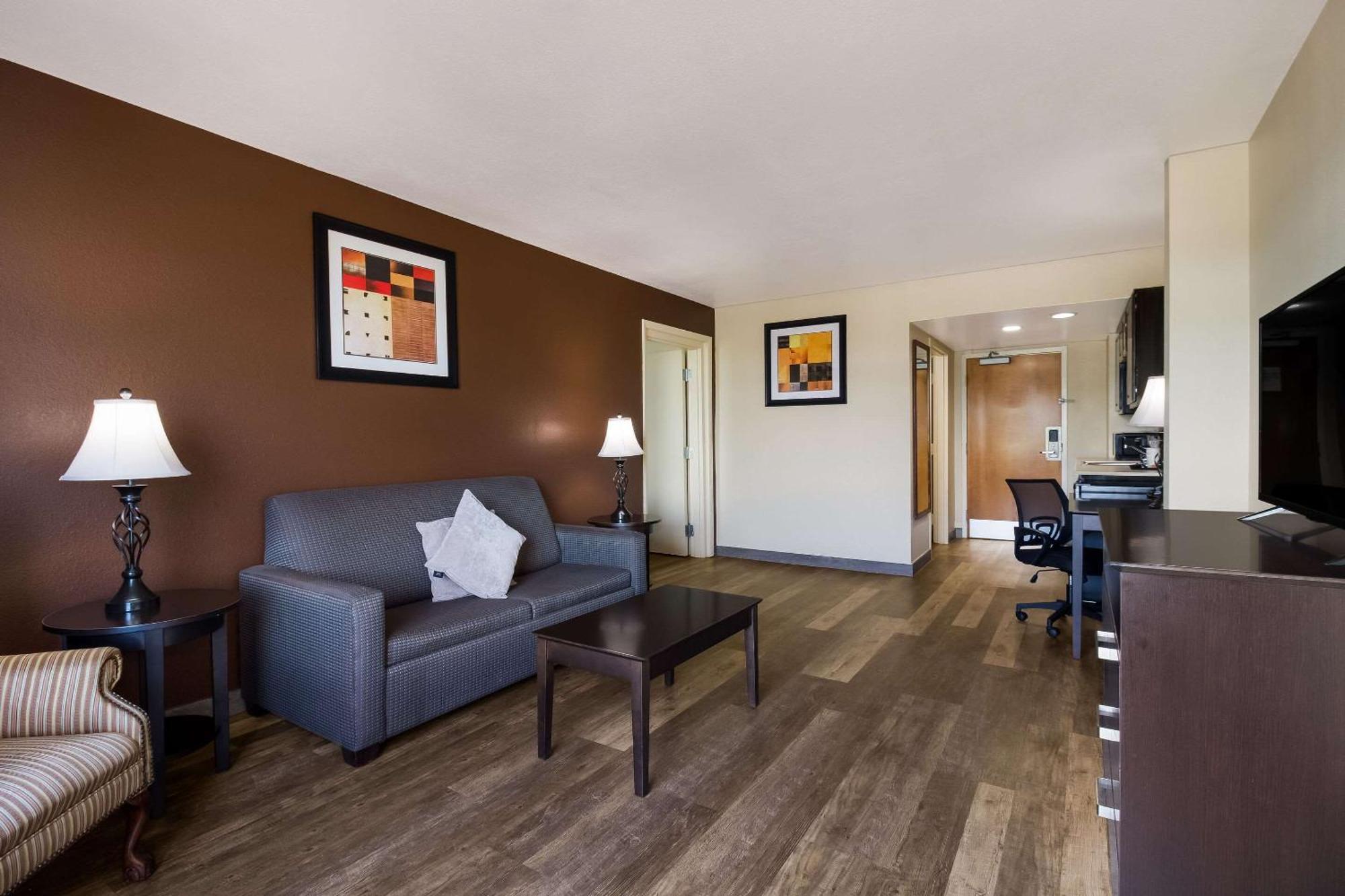 Quality & Hotel 3*